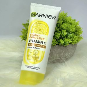 Garnier Bright Complete Vitamin C Face Wash
